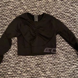 Echt black arise crop top